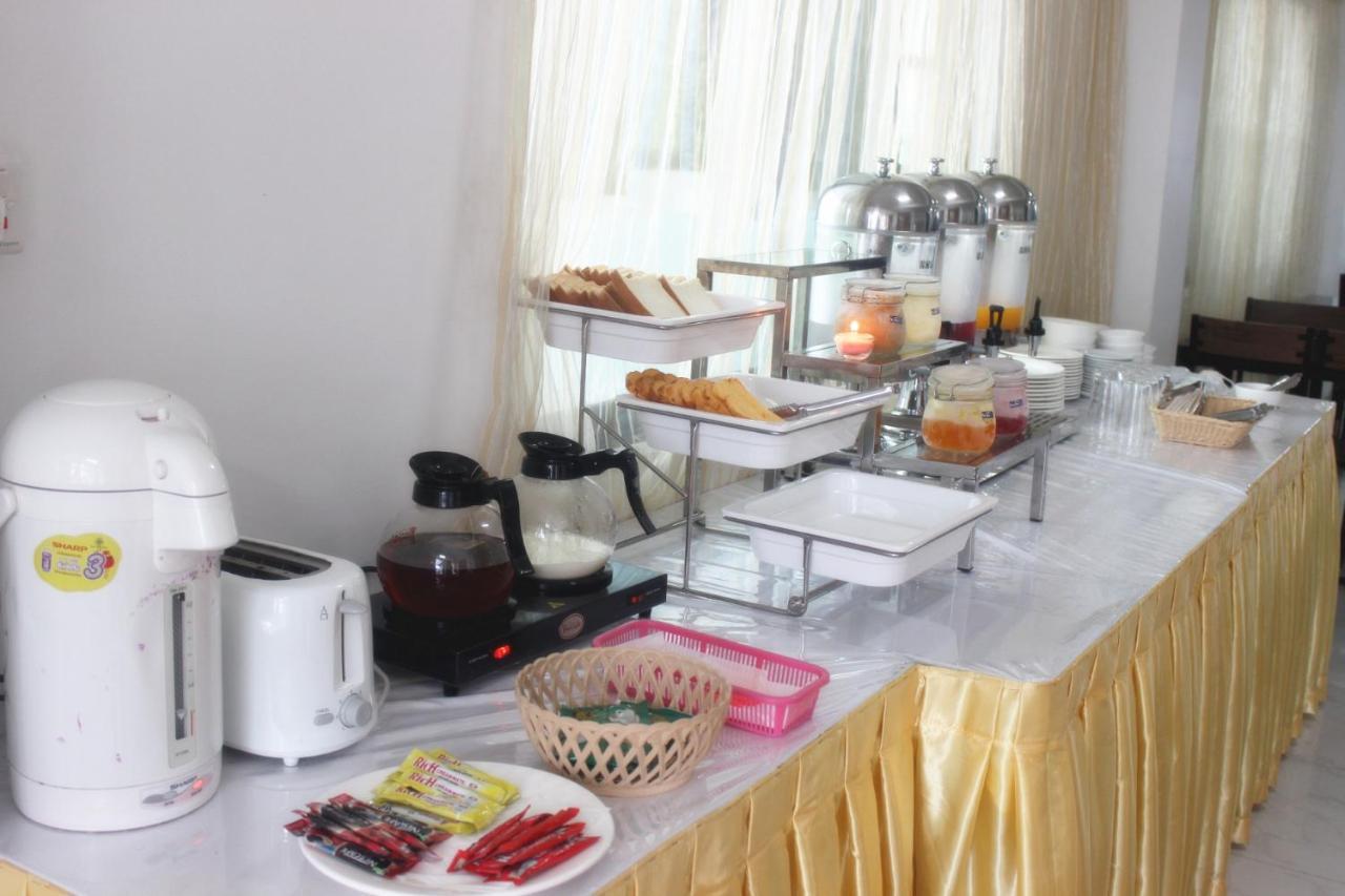 Sky Hotel 88 St. Yangon Bagian luar foto